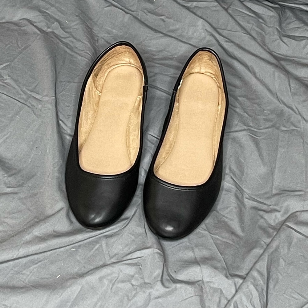 Universal Thread 7W black ballet flats